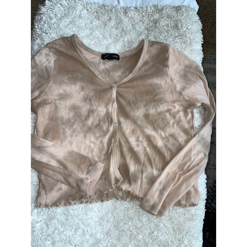 Social Scene Girls Sz. L tan tie dye button top. Soft, cute